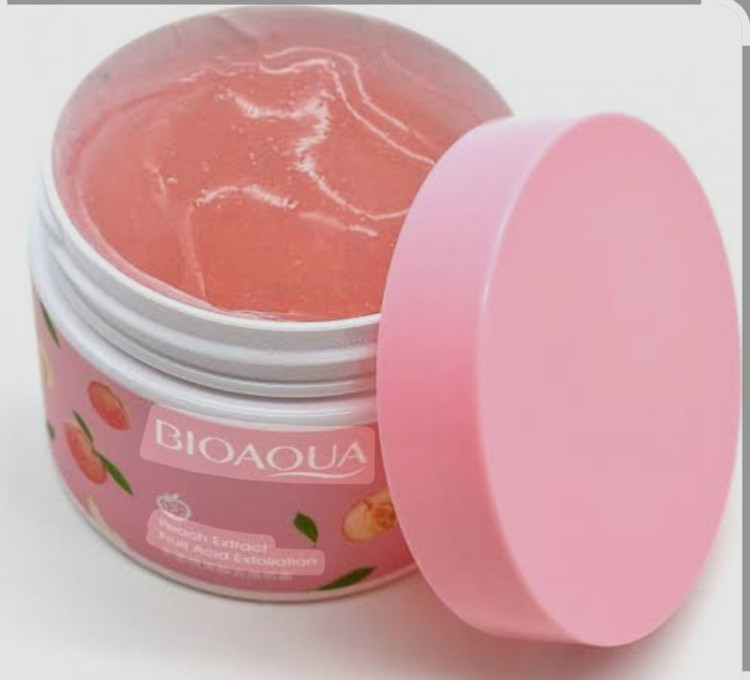 اسکراب لایه بردار صورت و بدن هلو بایوآکوا (Bioaoua)