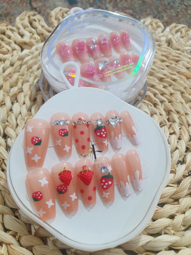 💅 پک ناخن مصنوعی طرحدار + همراه با چسب 💅 