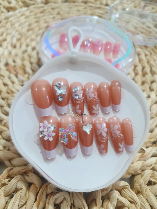 💅 پک ناخن مصنوعی طرحدار + همراه با چسب 💅