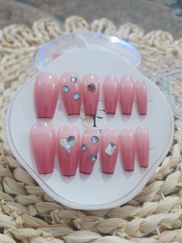 💅 پک ناخن مصنوعی طرحدار + همراه با چسب 💅