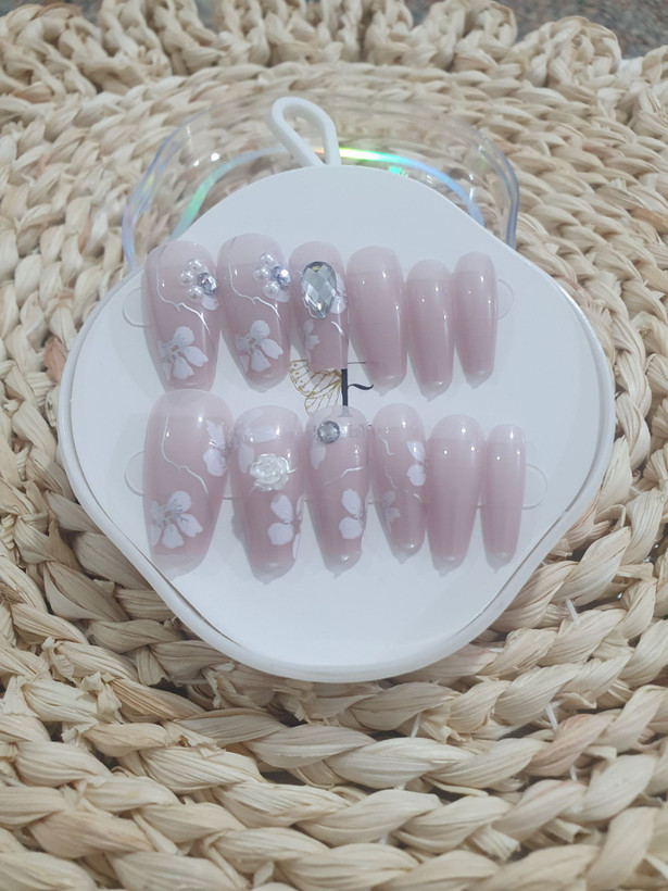 💅 پک ناخن مصنوعی طرحدار + همراه با چسب 💅