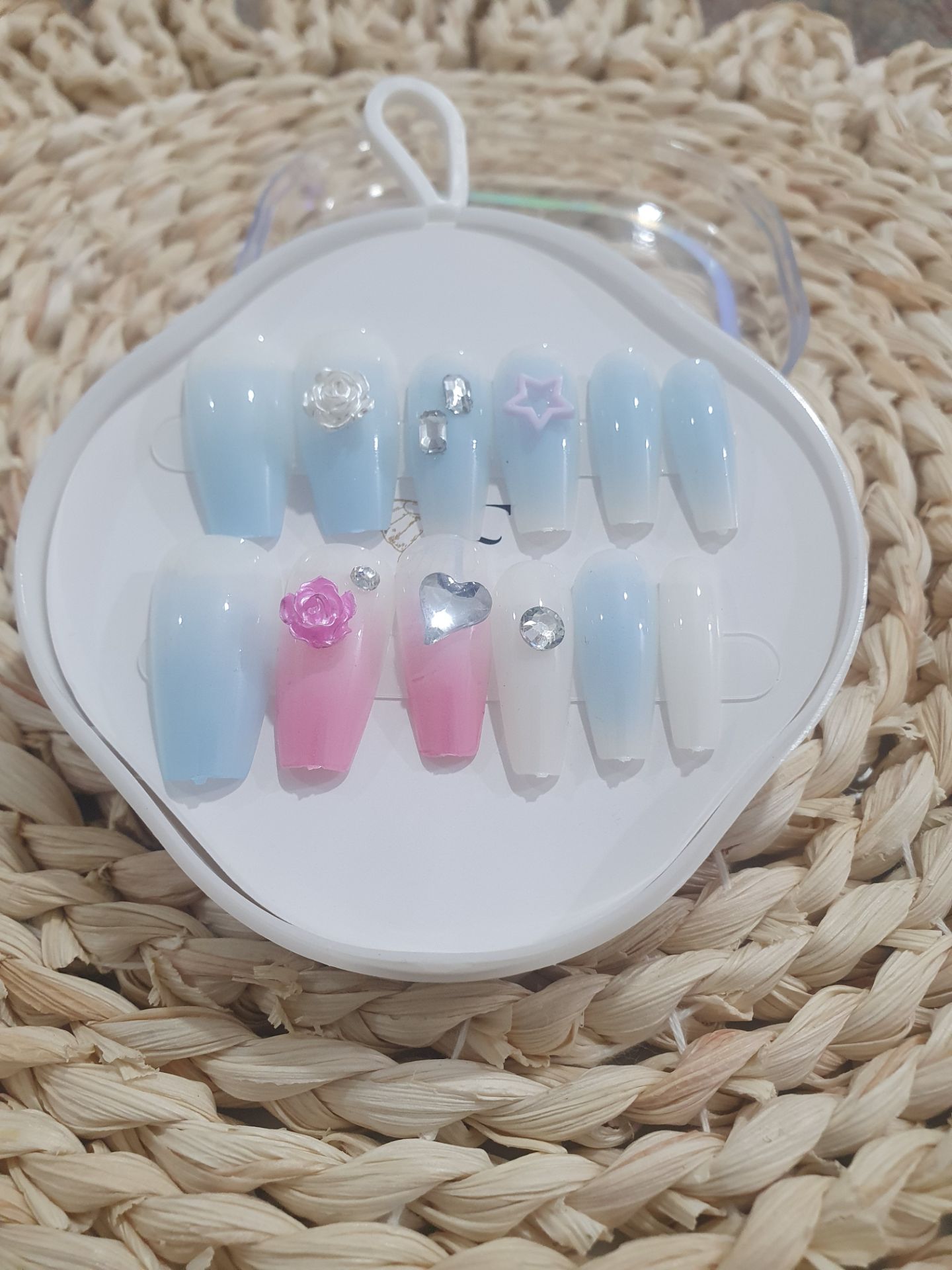 💅 پک ناخن مصنوعی طرح‌دار + همراه با چسب 💅