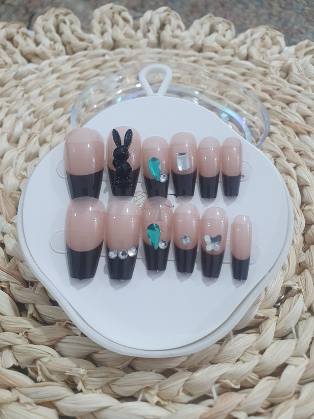 💅پک ناخن مصنوعی طرحدار + همراه با چسب💅