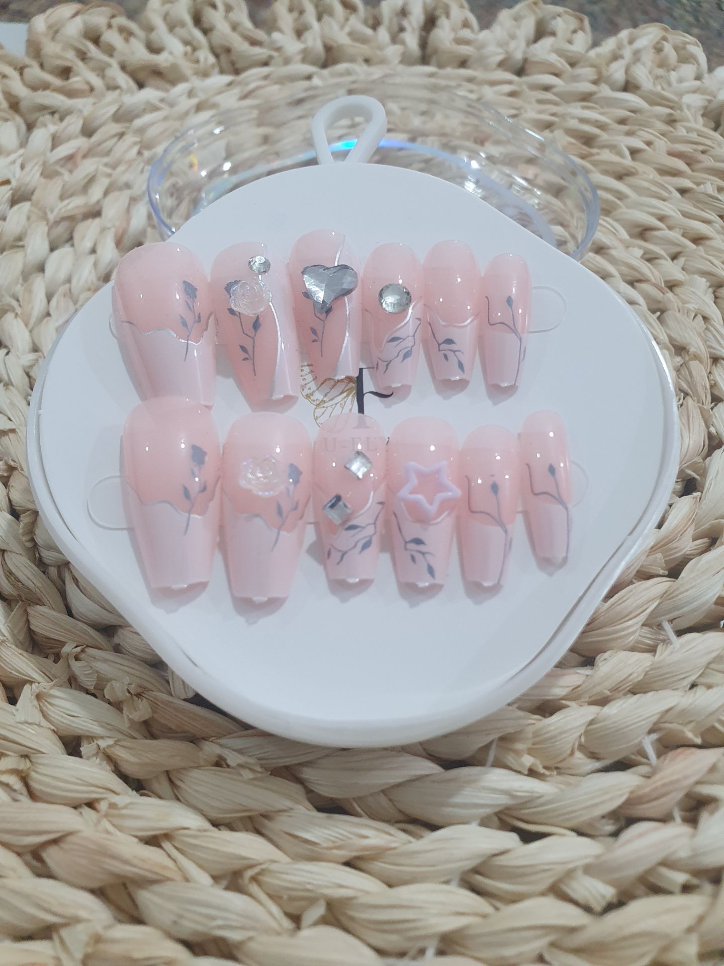 💅پک ناخن مصنوعی طرح‌دار + همراه با چسب💅