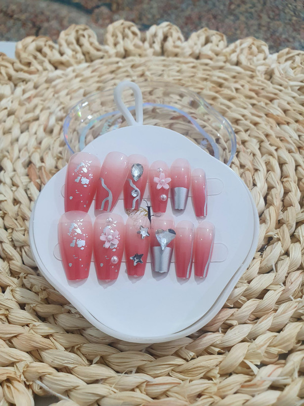 💅پک ناخن مصنوعی طرحدار + همراه با چسب💅