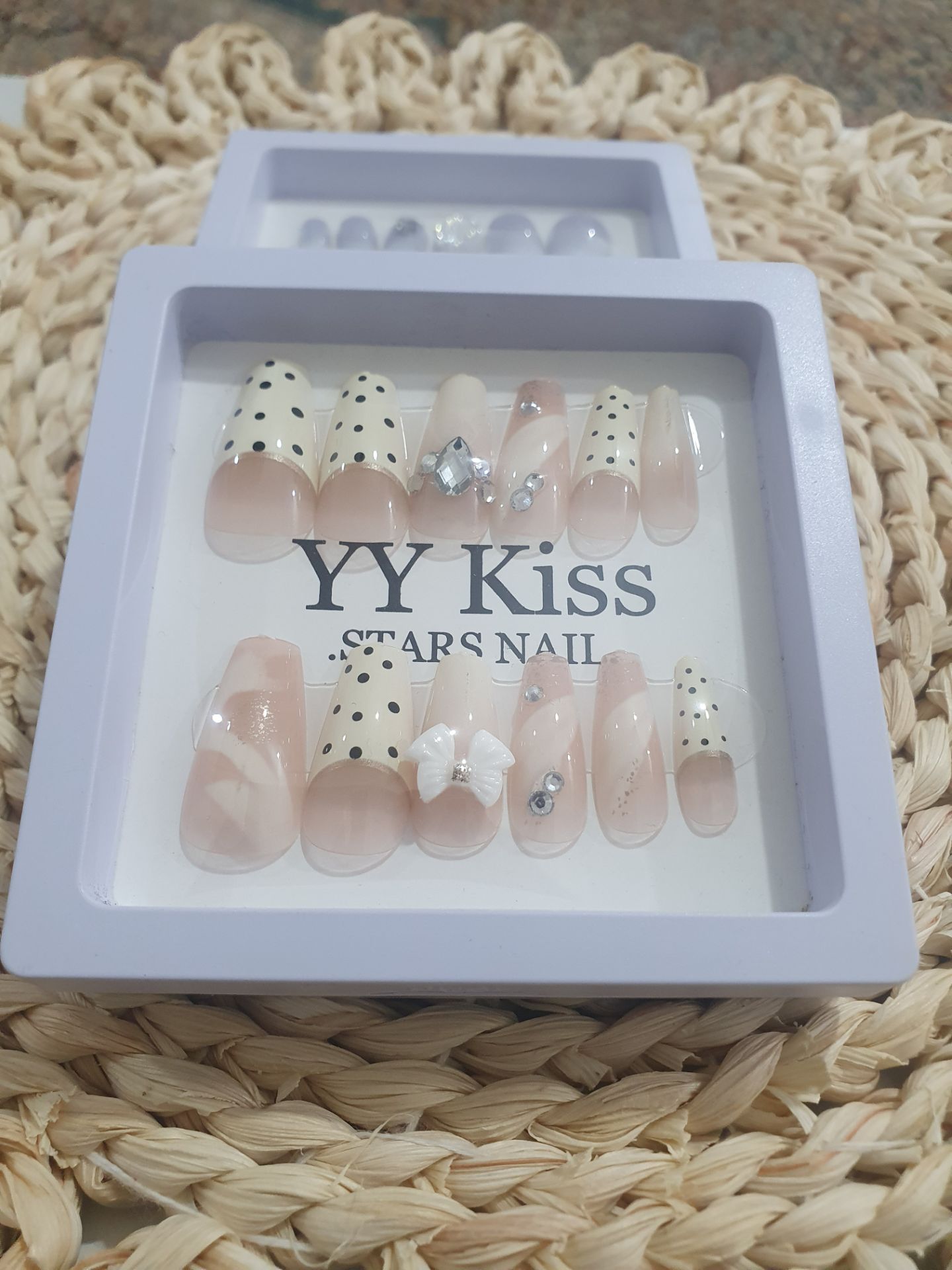 💅پک ناخن مصنوعی طرح‌دار + همراه با چسب💅