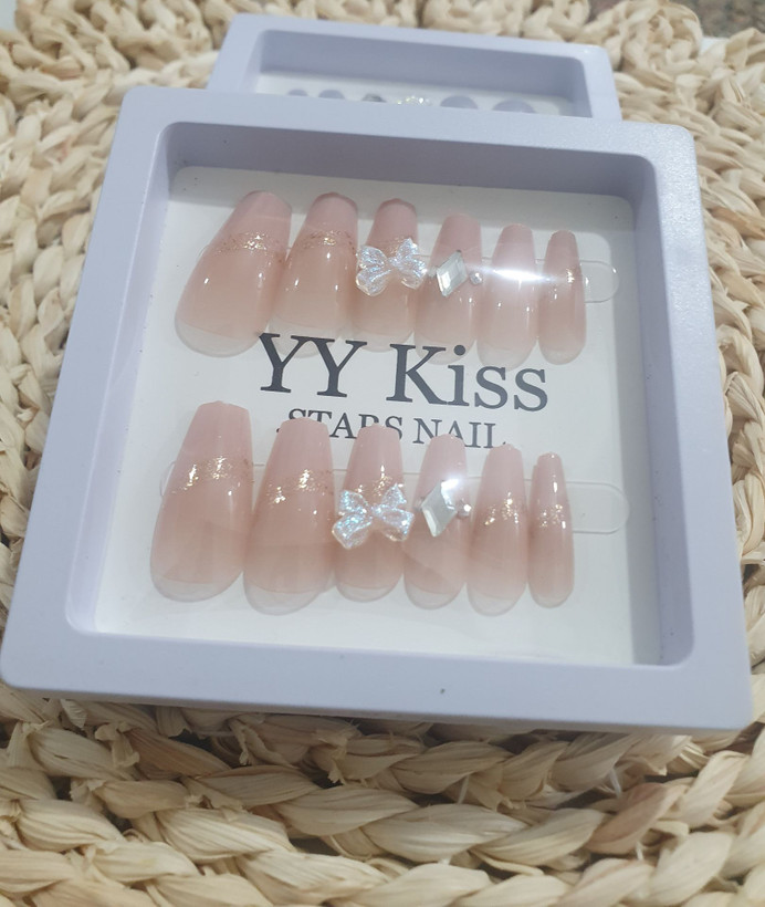 💅 پک ناخن مصنوعی طرحدار + همراه با چسب 💅
