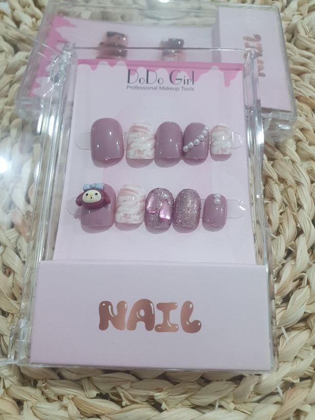 💅 پک ناخن مصنوعی طرحدار + همراه با چسب 💅