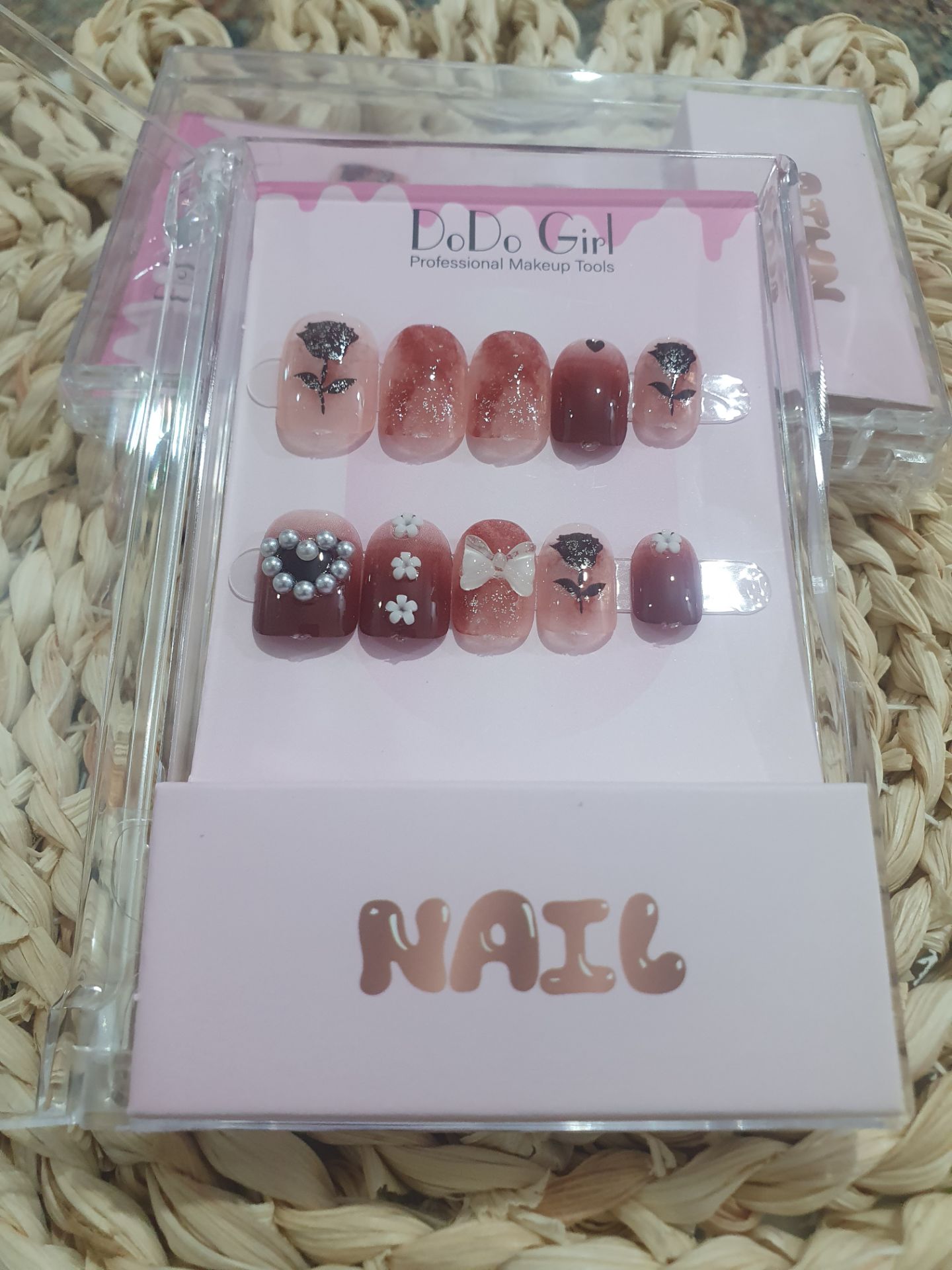 💅 پک ناخن مصنوعی طرح‌دار + همراه با چسب 💅