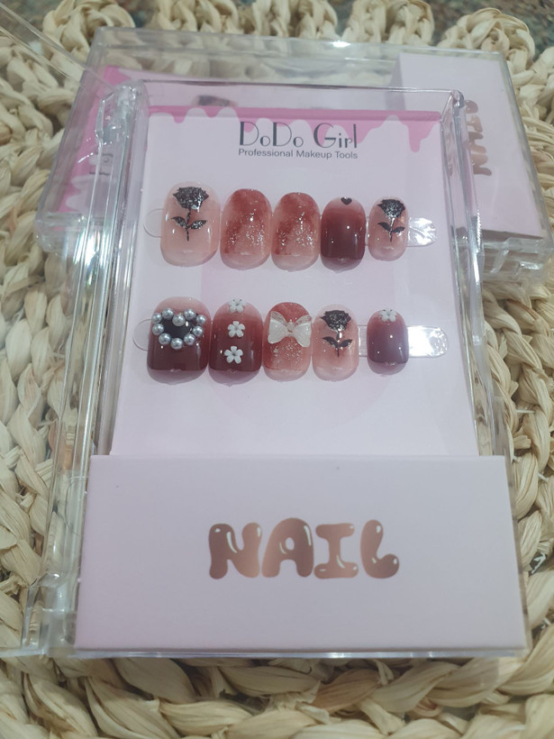💅 پک ناخن مصنوعی طرحدار + همراه با چسب 💅