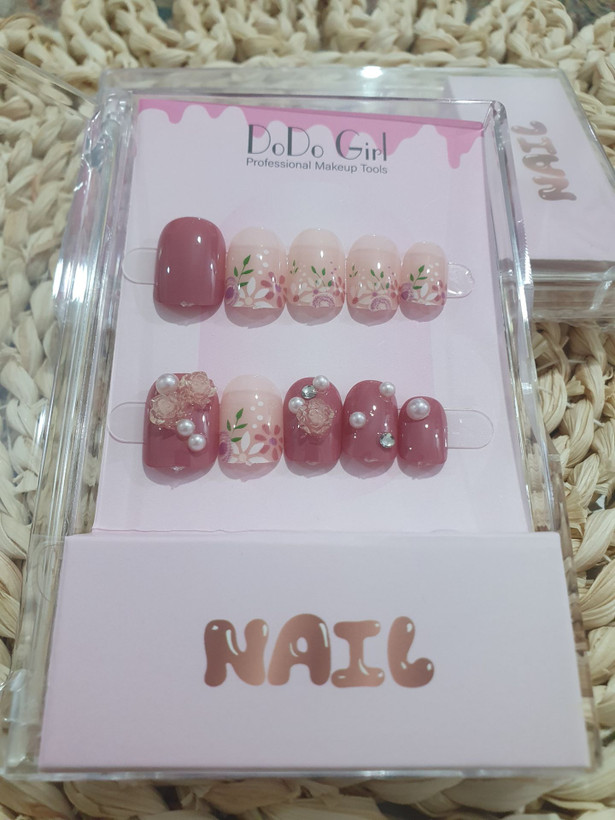 💅 پک ناخن مصنوعی طرحدار + همراه با چسب 💅