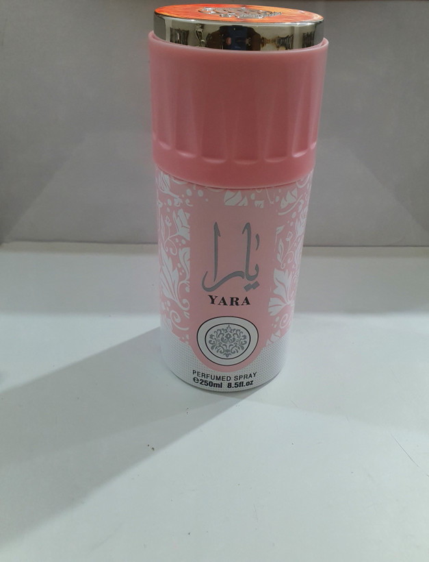 ✨ تجربه رایحهای بهشتی با اسپری خوشبوکننده یارا (Yara) صورتی ✨