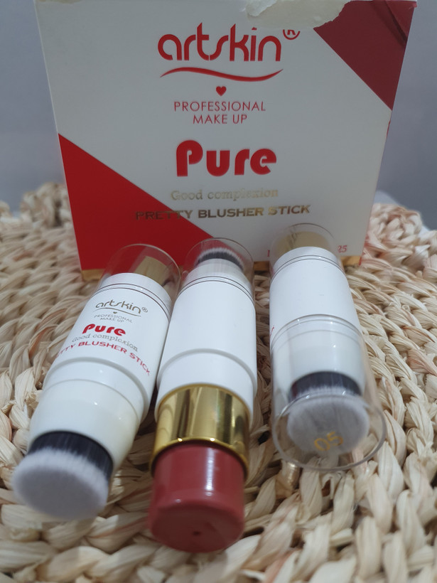 ✨ تجربه درخشش فوقالعاده با استیک رژگونه حرفهای آرتاسکین (Artskin Pure) ✨ 