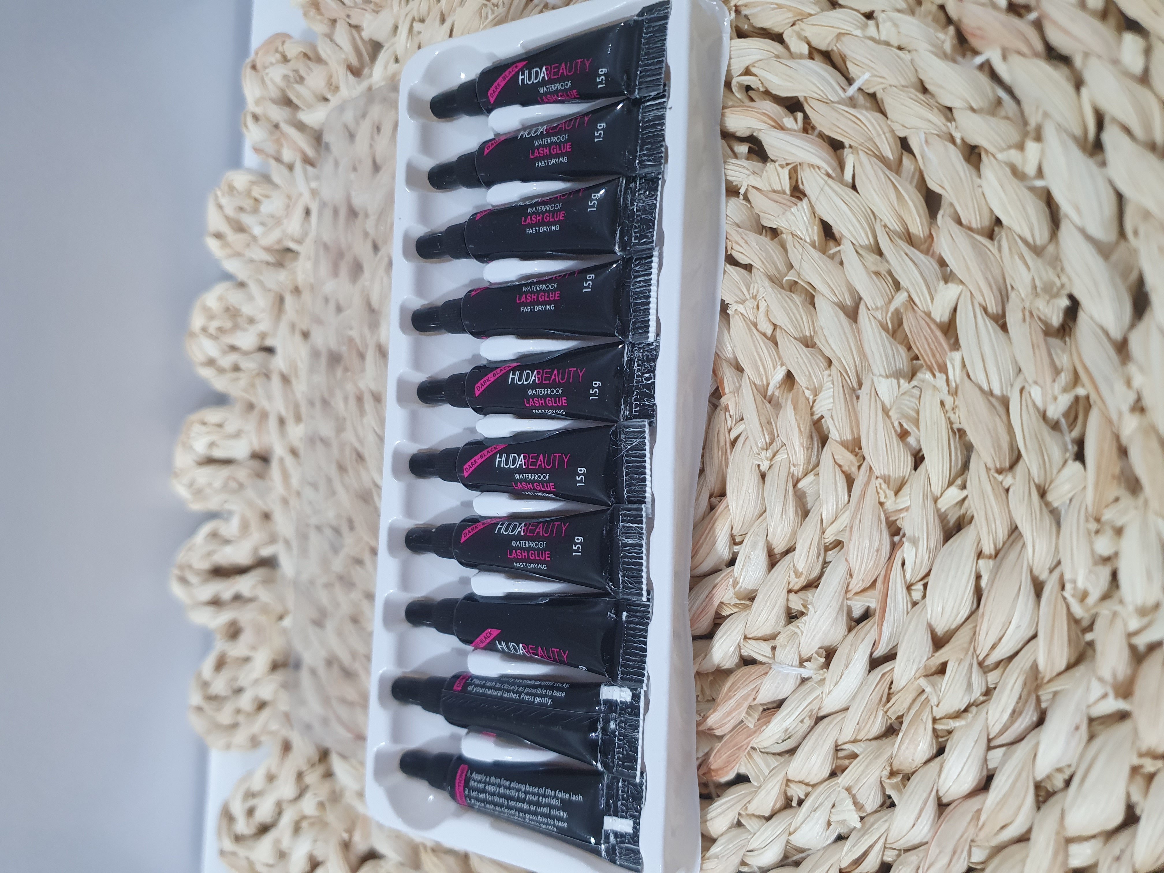 ✨ 👁️ چسب مژه تیوپی ضدآب هدی بیوتی (Huda Beauty Lash Glue) 👁️ ✨