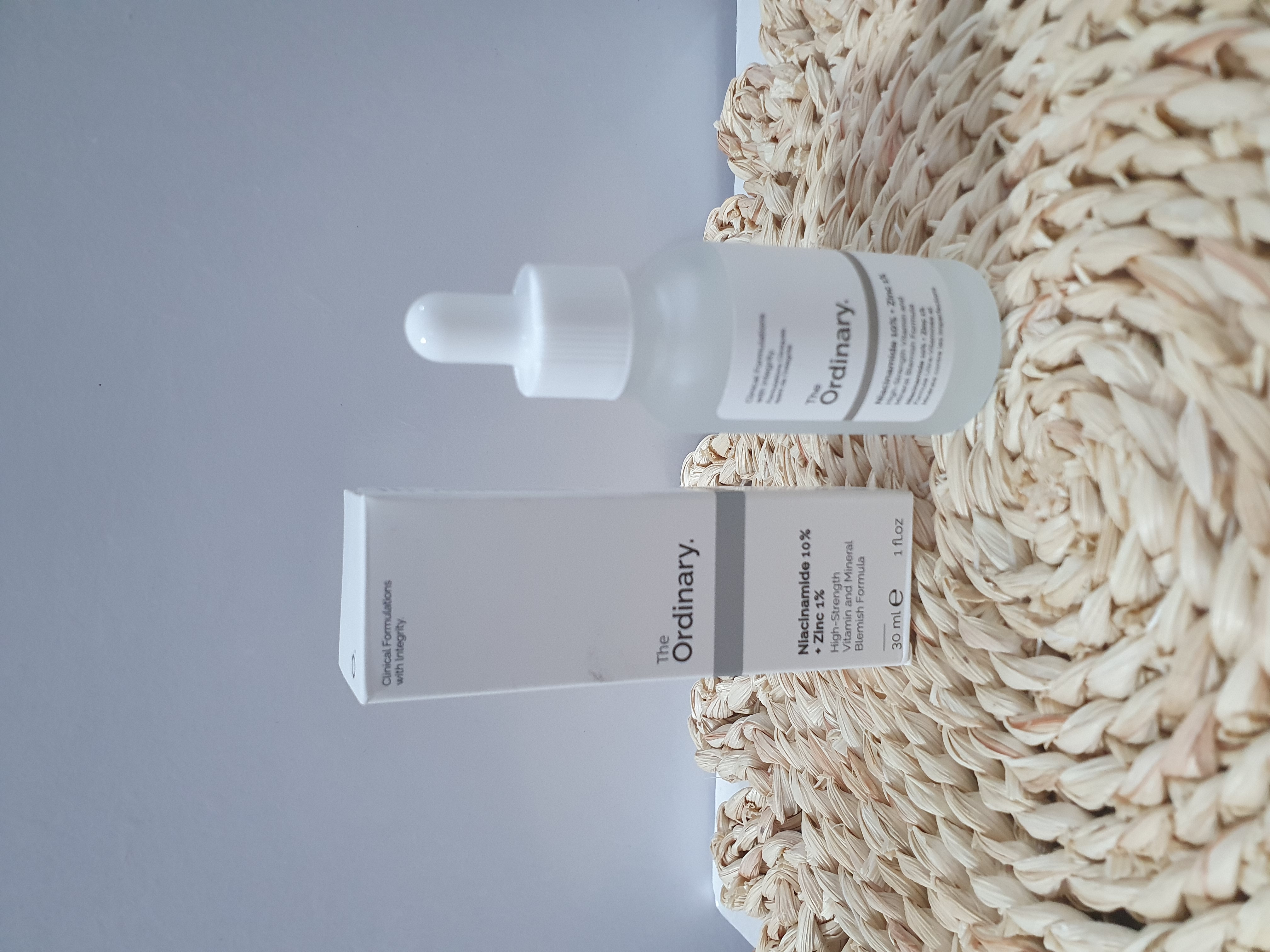 ✨ سرم نیاسینامید ۱۰٪ + زینک ۱٪ اوردینری (The Ordinary Niacinamide 10% + Zinc 1%) ✨ ‌ 🌟 قهرمان بلامنازع پوست‌های چرب و مختلط! 🌟