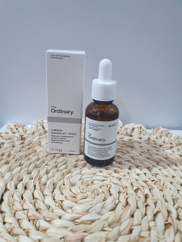✨ سرم دور چشم کافئین ۵٪ + EGCG اوردینری (The Ordinary Caffeine Solution 5% + EGCG) ✨ 🌟 جادوی بیداری و شادابی چشمهای شما! 🌟