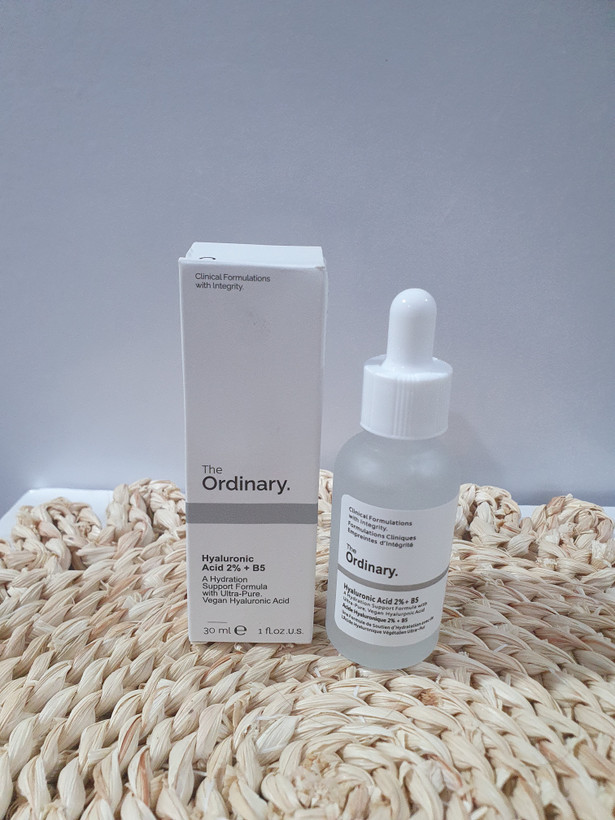 ✨ سرم هیالورونیک اسید ۲٪ + B5 اوردینری (The Ordinary Hyaluronic Acid 2% + B5) ✨ 🌟 بمب آبرسان و نجاتدهنده پوستهای دهیدراته! 🌟