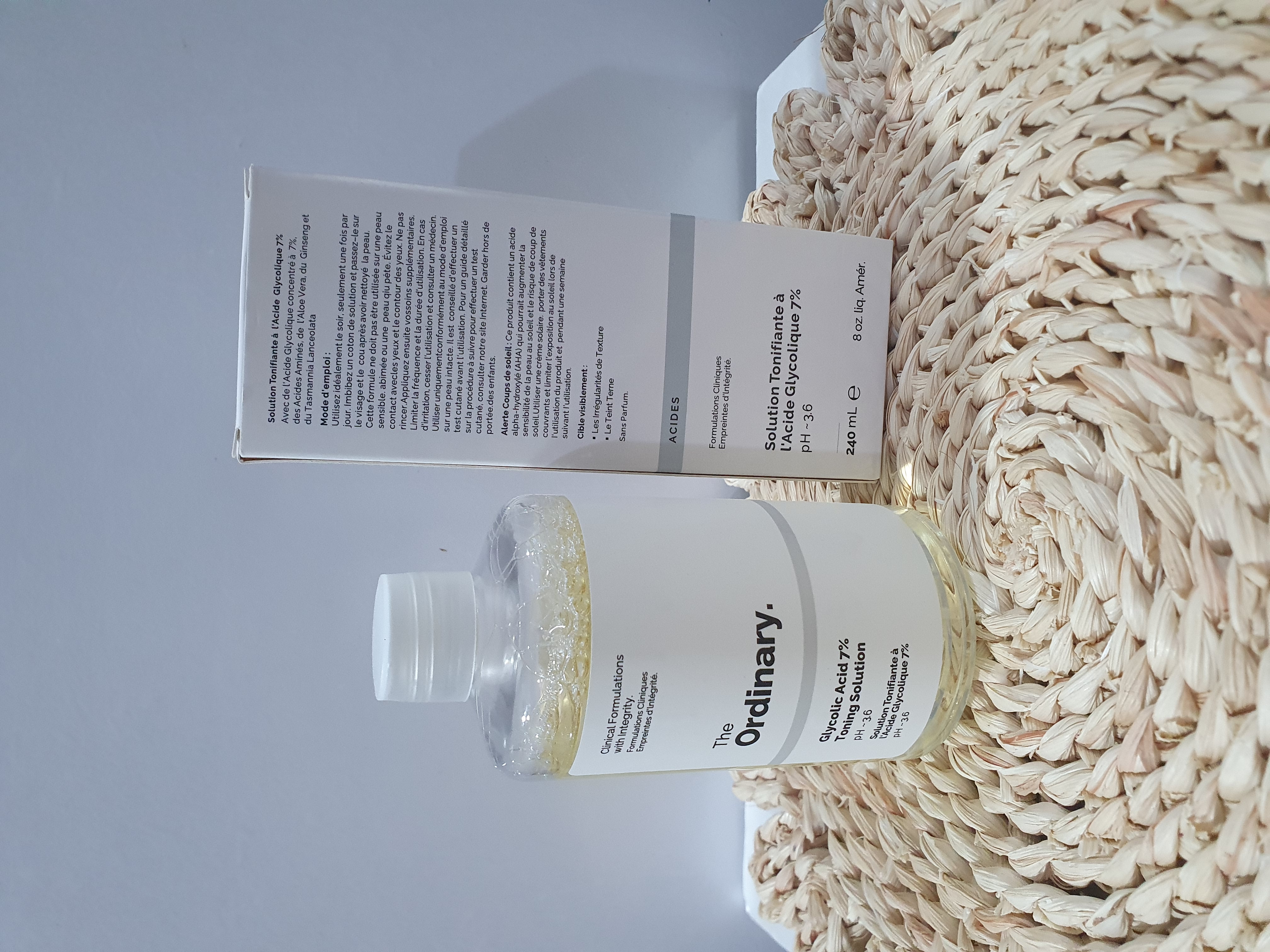 ✨ تونر گلیکولیک اسید ۷٪ اوردینری (The Ordinary Glycolic Acid 7% Toning Solution) ✨ ‌ 🌟 یک معجزه‌گر چندکاره برای درخشش پوست و بدن! 🌟