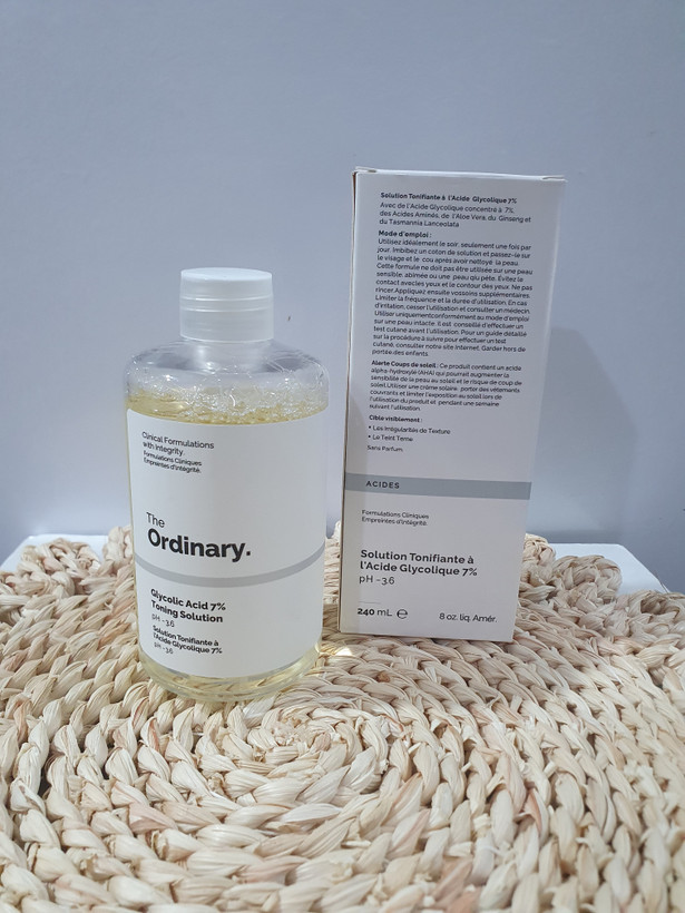 ✨ تونر گلیکولیک اسید ۷٪ اوردینری (The Ordinary Glycolic Acid 7% Toning Solution) ✨ 🌟 یک معجزهگر چندکاره برای درخشش پوست و بدن! 🌟
